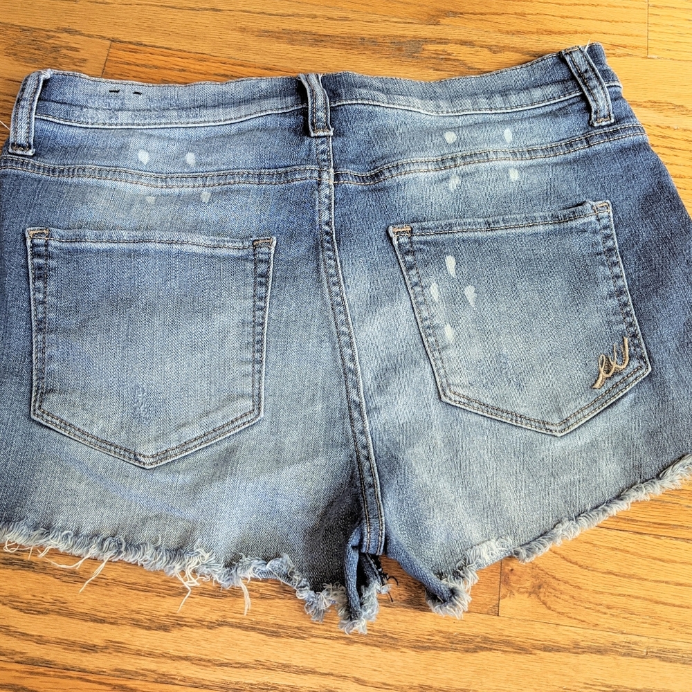 Express 2 1/2 inch High Rise Denim Cutoff Shorts - Picture 3 of 3